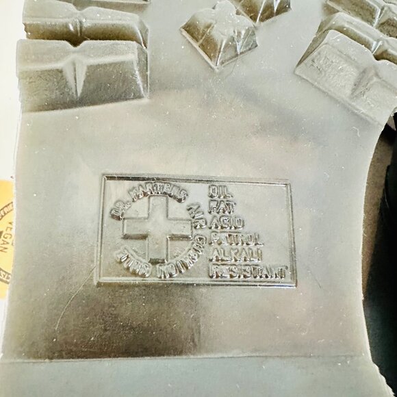 DR. MARTENS AIRWAIR VEGAN FAUX LEATHER BLACK OXFORD SHOES UNISEX - Picture 6 of 9